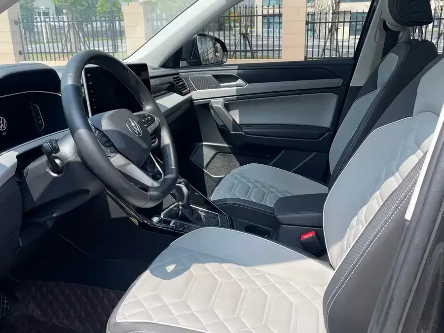 Volkswagen Tayron Tanyue 2023 300TSI 2WD Luxury Plus Advanced Edition 2023 — миниатюра 4