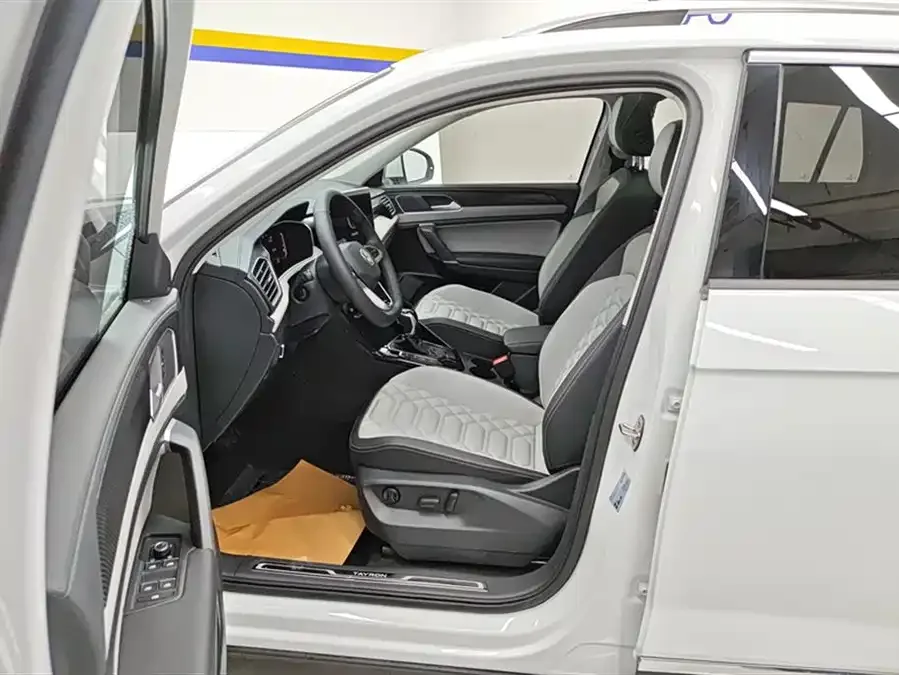 Volkswagen Tayron Tanyue 2024 330TSI 2WD Luxury Plus Advanced Edition 2024 — миниатюра 3
