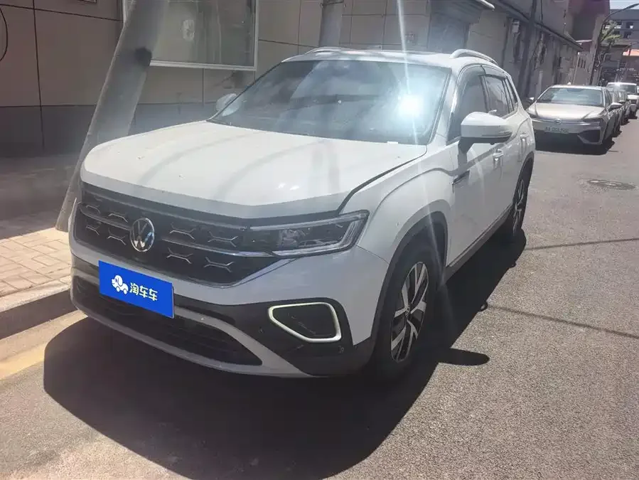 Volkswagen Tayron Tanyue 2023 330TSI 2WD Luxury Plus Advanced Edition 2024 — фото 1, купить с доставкой в Москву