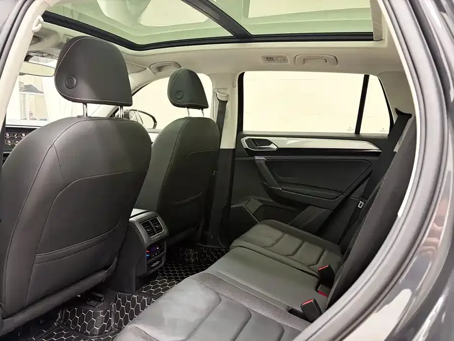 Volkswagen Tayron Tanyue 2022 280TSI 2WD Luxury Smart Edition 2022 — миниатюра 5