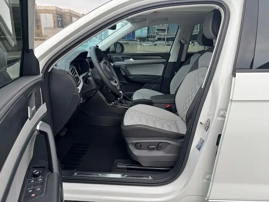 Volkswagen Tayron Tanyue 2024 330TSI 2WD Luxury Plus Advanced Edition 2025 — миниатюра 3