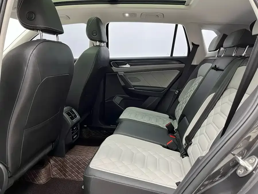 Volkswagen Tayron Tanyue 2023 330TSI 2WD Luxury Plus Advanced Edition 2023 — миниатюра 5