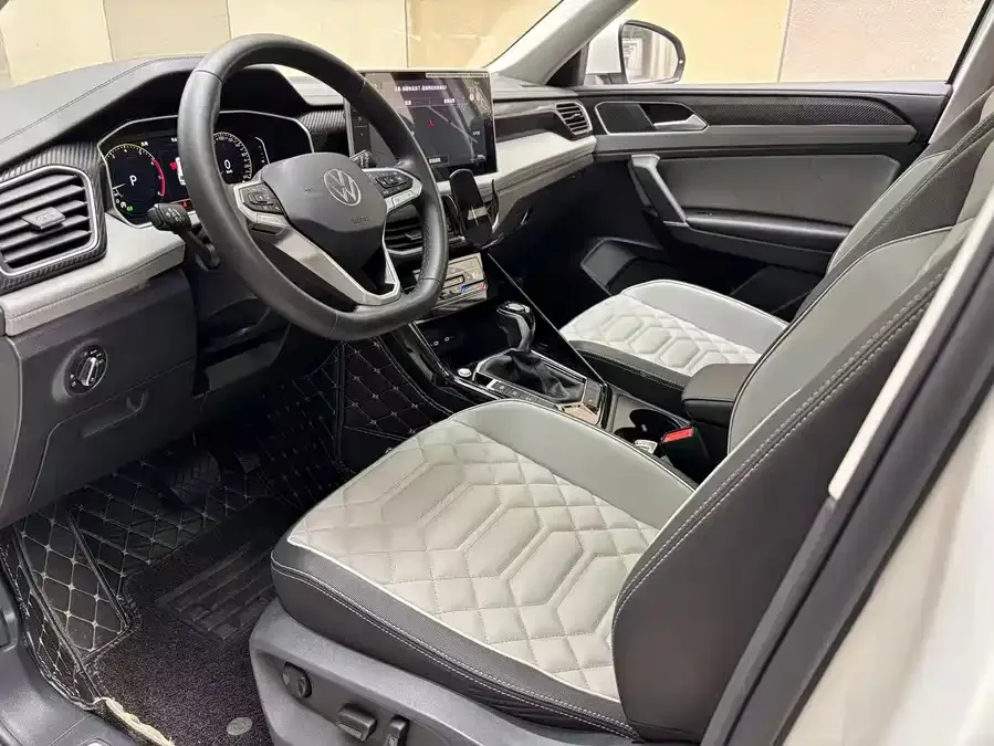 Volkswagen Tayron Tanyue 2023 330TSI 2WD Luxury Plus Advanced Edition 2023 — миниатюра 4