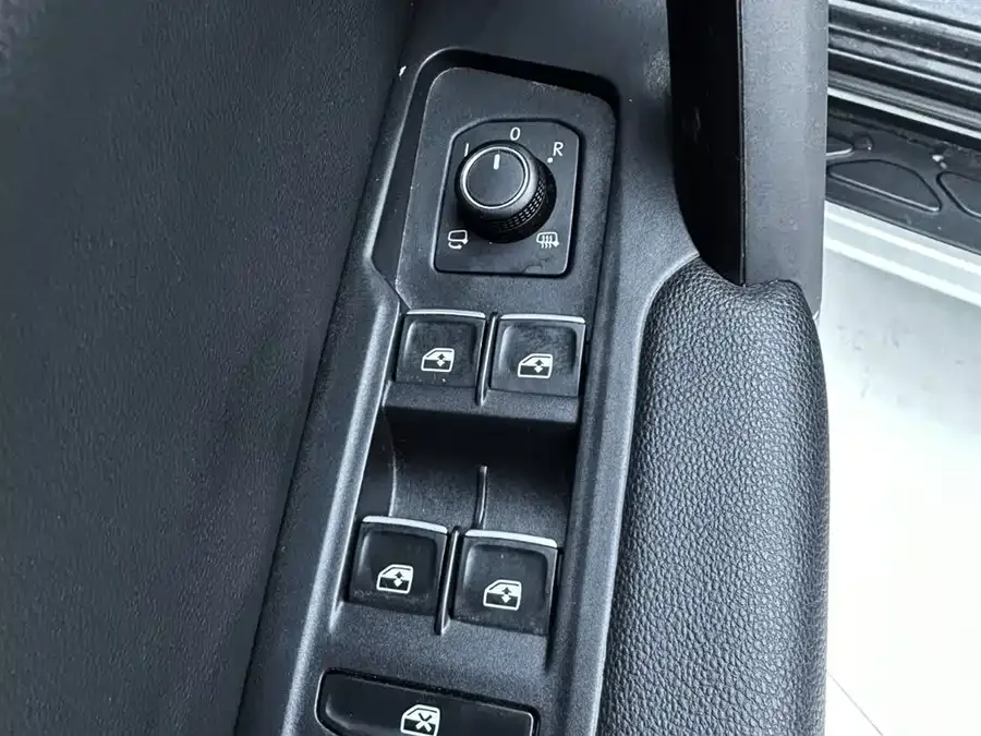 Volkswagen Tayron Tanyue 2022 280TSI 2WD Luxury Smart Edition 2022 — миниатюра 5