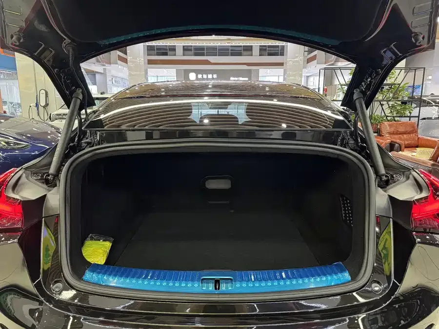 NETA Nezha S Nezha S 2022 pure electric 715km rear-wheel drive mid-size version 2023 — миниатюра 4