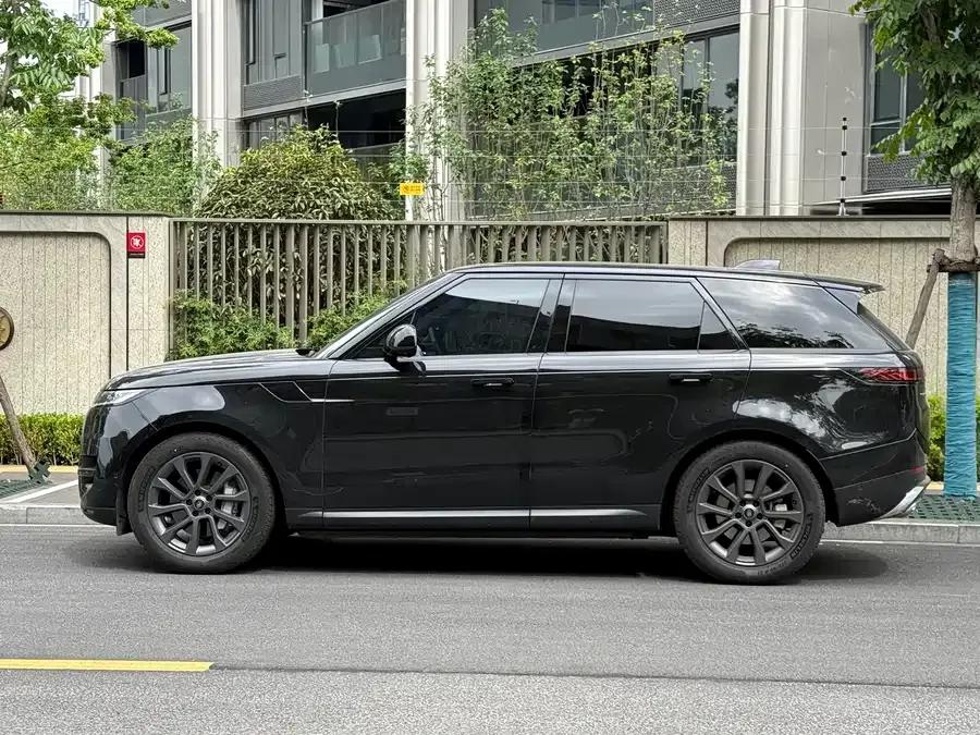 Land Rover Range Rover Sport Range Rover Sport 2024 360PS S 2024 — миниатюра 2