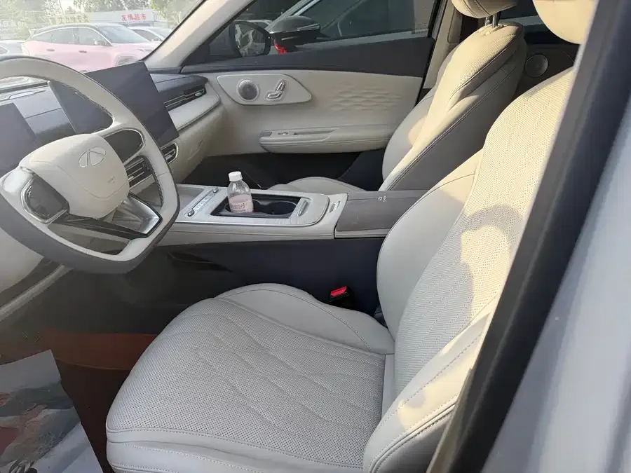 Chery Fengyun A8L Fengyun A8L 2025 1.5TGDI 145km Luxury Edition 2025 — миниатюра 3
