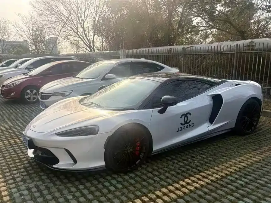 McLaren GT 2022