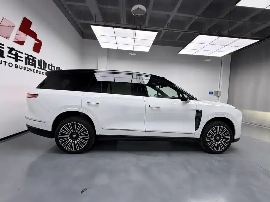 NIO ES8 NIO ES8 2026 Six-seat Executive Luxury Edition 2026 — миниатюра 2