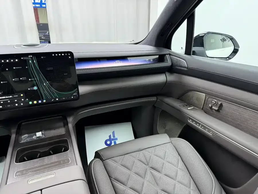 NIO ES8 NIO ES8 2026 Six-seat Executive Luxury Edition 2026 — миниатюра 3