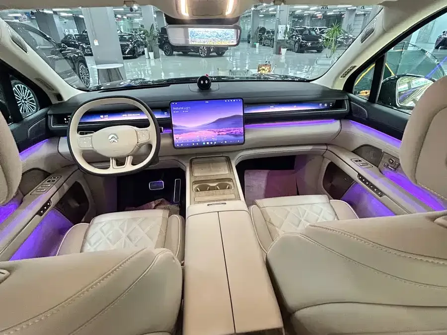 NIO ES8 NIO ES8 2026 Six-seat Executive Luxury Edition 2026 — миниатюра 4
