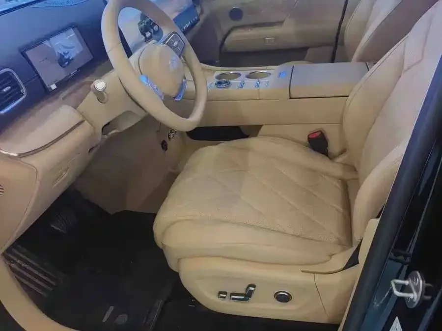 Chery Fengyun Fengyun T11 Fengyun T11 2026 Model 220 4WD Family Fun 2025 — миниатюра 4