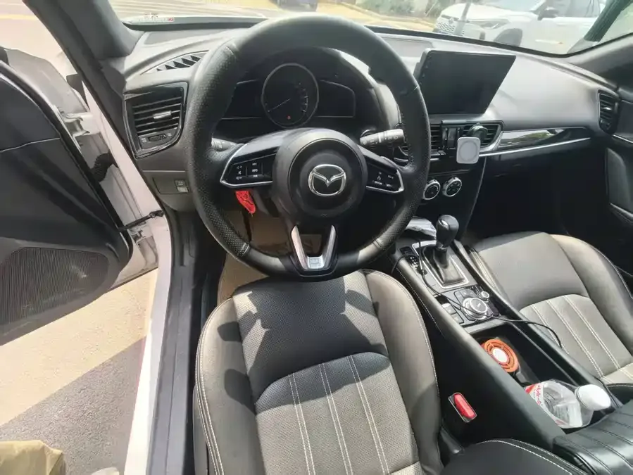Mazda CX-4 2021 2.0L Automatic 2WD Blue Sky Vitality Edition 2023 — миниатюра 4