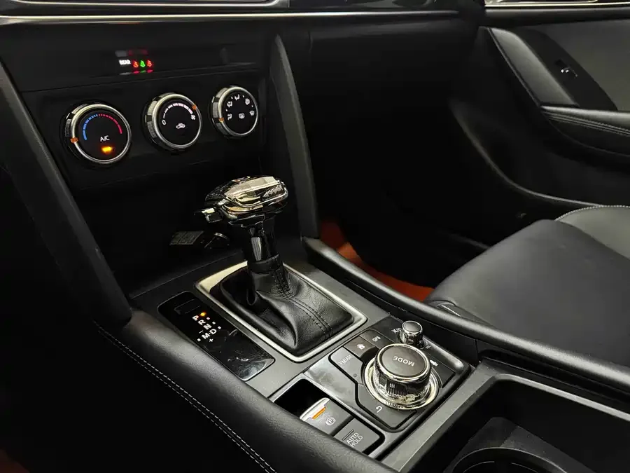 Mazda CX-4 2021 2.0L Automatic 2WD Blue Sky Explorer Edition 2023 — миниатюра 4