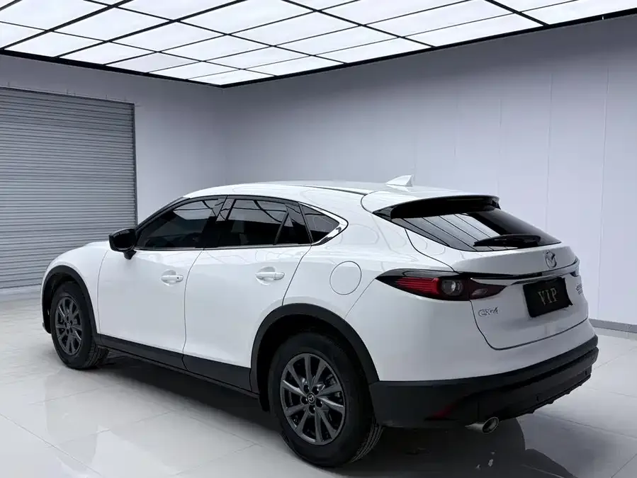 Mazda CX-4 2021 2.0L Automatic 2WD Blue Sky Vitality Edition 2022 — миниатюра 2