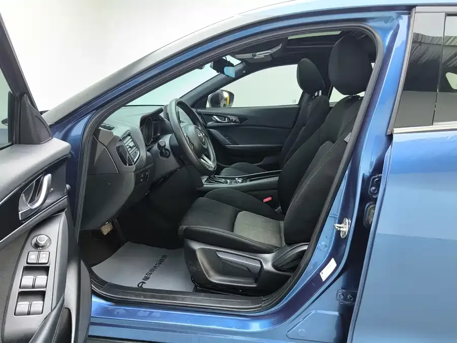 Mazda CX-4 2021 2.0L Automatic 2WD Blue Sky Vitality Edition 2022 — миниатюра 5