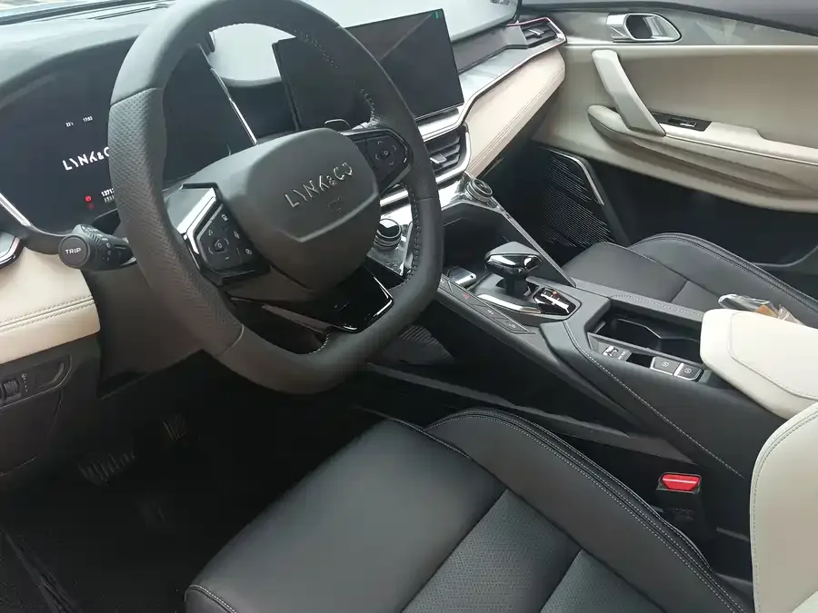 Lynk & Co 06 Lynk & Co 06 2023 Remix 1.5T Hero 2024 — миниатюра 2