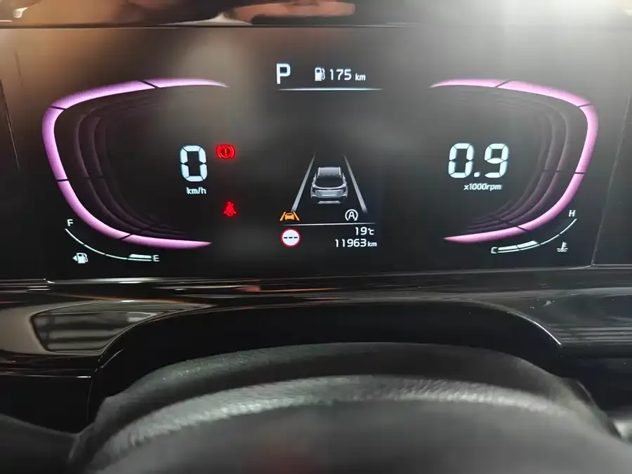 Kia Cyrus (Seltos) 2023 Certus 1.5L CVT Luxury Edition 2023 — миниатюра 3