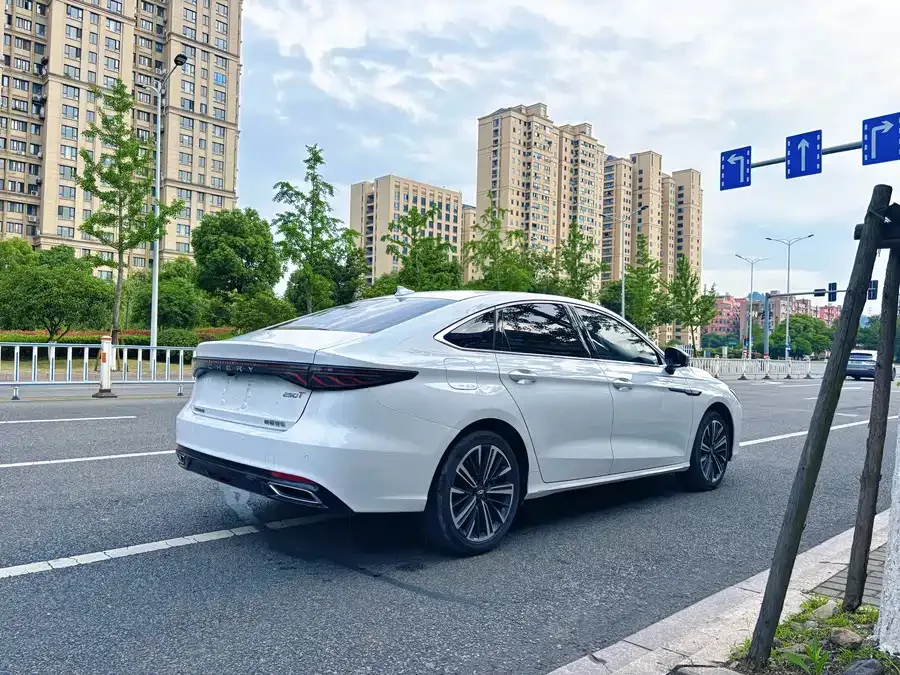 Chery Arrizo 8 PRO Chery Arrizo 8 PRO 2025 1.6T DCT Luxury Edition 2025 — миниатюра 2