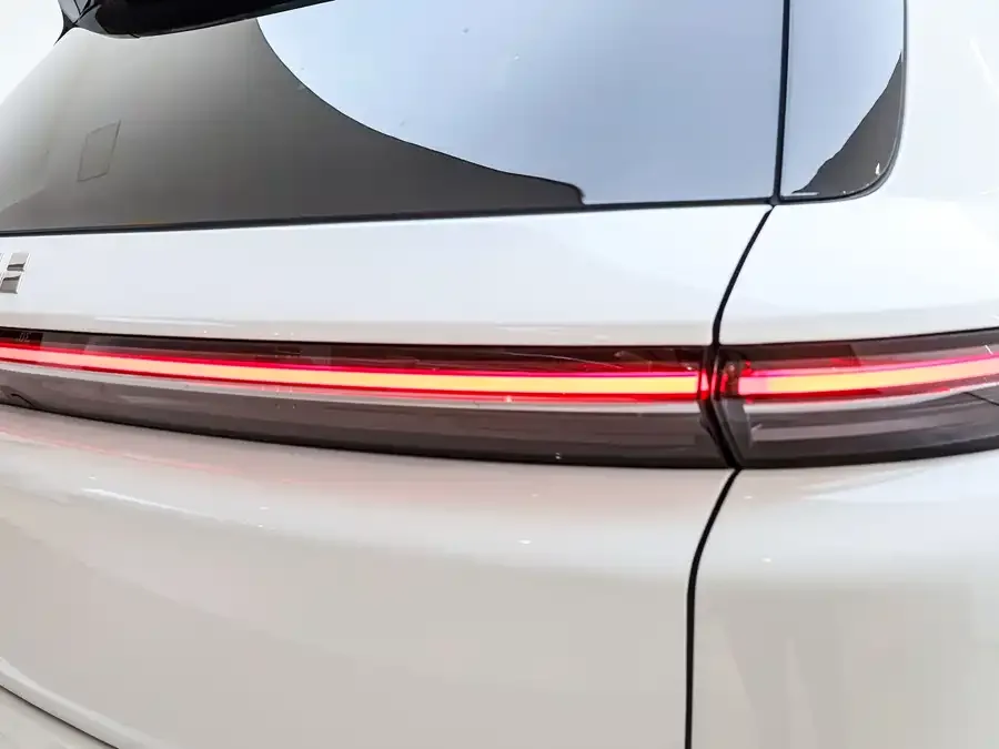 Li Xiang L8 Ideal L8 2025 Ultra Smart New Edition 2025 — миниатюра 3