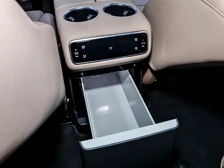 Li Xiang L8 Ideal L8 2025 Ultra Smart New Edition 2025 — миниатюра 5