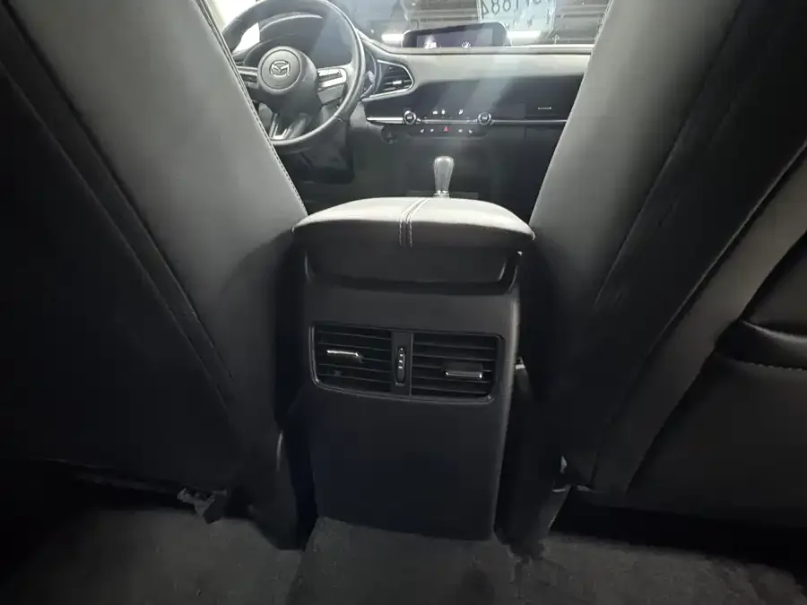 Mazda CX-30 2022 2.0L Automatic Jiayue Obsidian Edition 2022 — миниатюра 5