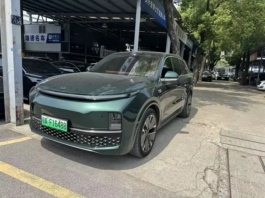 Li Xiang L8 2025