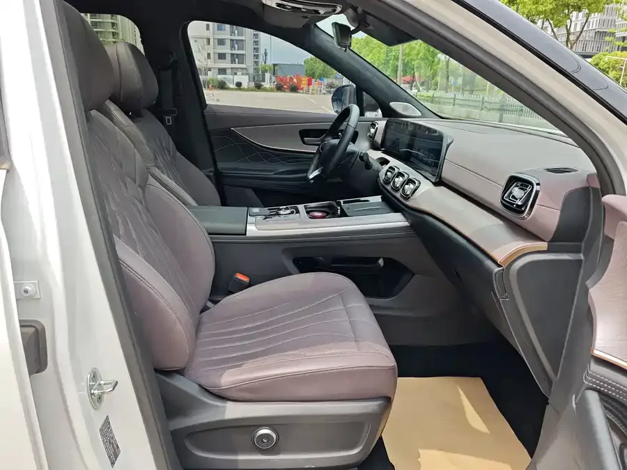 Chery Tiggo 9 Chery Tiggo 9 2026 2.0T Automatic 2WD Premium Edition 2026 — миниатюра 3