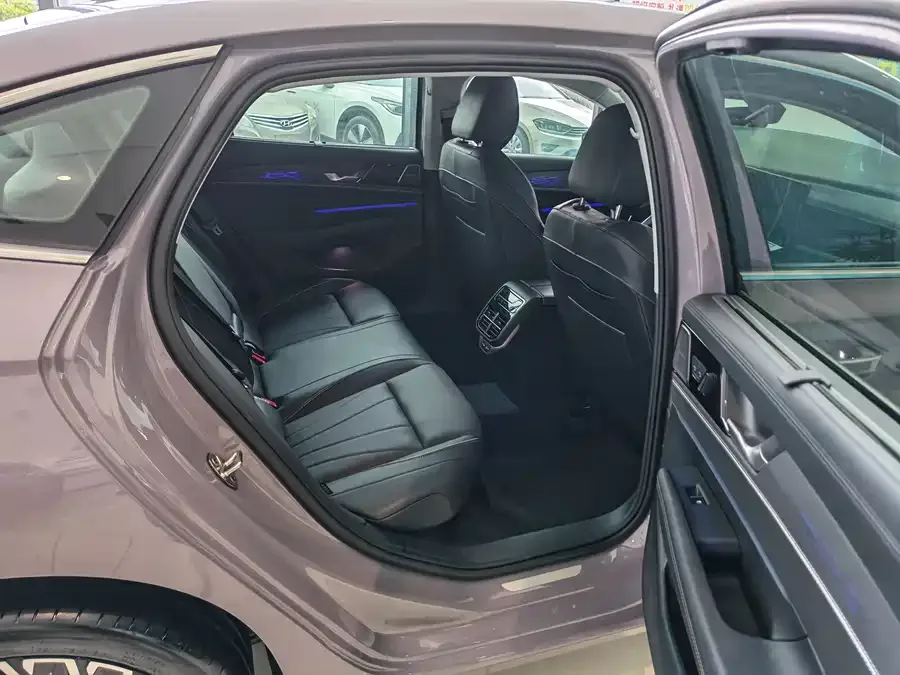 Volkswagen Passat Passat 2025 PRO 380TSI Starry Sky Dragon Edition 2024 — миниатюра 2