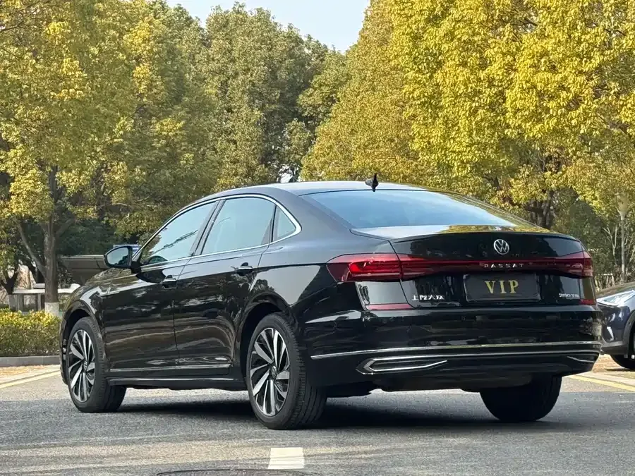Volkswagen Passat Passat 2023 facelift 330TSI luxury version 2023 — миниатюра 2