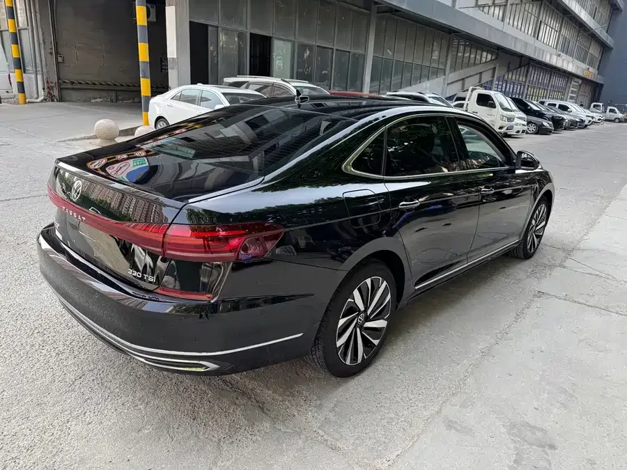 Volkswagen Passat Passat 2022 330TSI Deluxe Edition 2022 — миниатюра 2