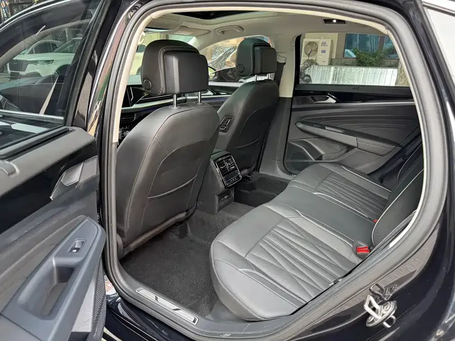 Volkswagen Passat Passat 2022 330TSI Deluxe Edition 2022 — миниатюра 3