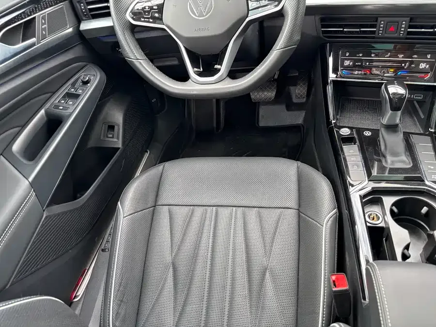 Volkswagen Passat Passat 2023 330TSI Starry Sky Deluxe Edition 2023 — миниатюра 3
