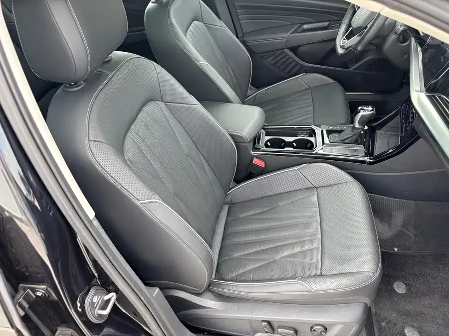Volkswagen Passat Passat 2023 330TSI Starry Sky Deluxe Edition 2023 — миниатюра 4