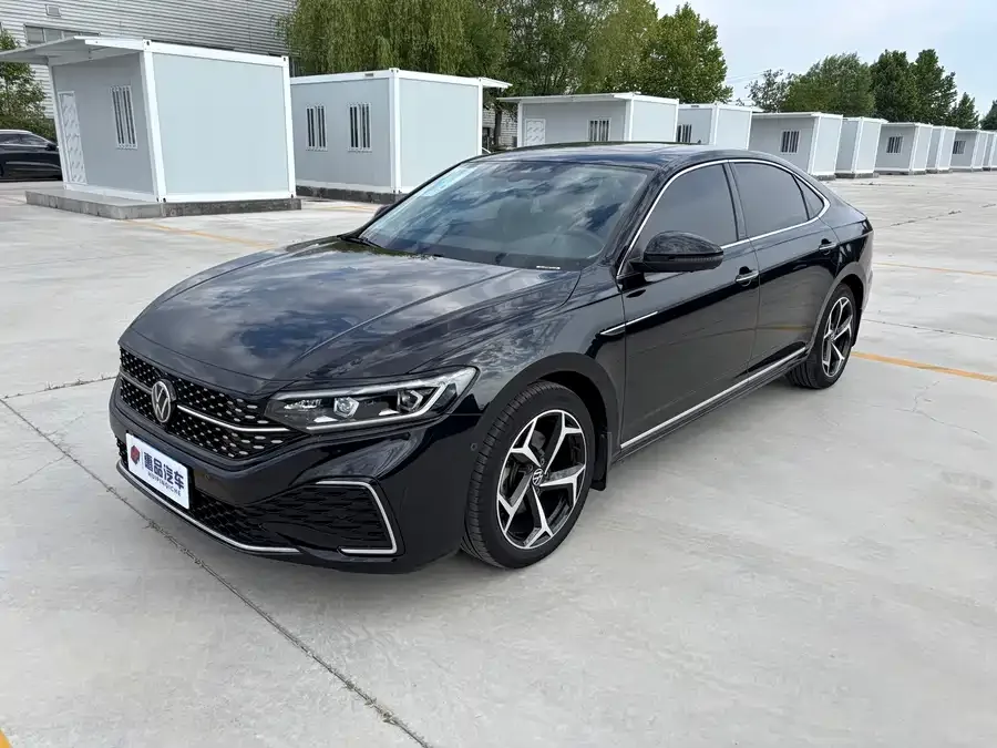 Volkswagen Passat 2023