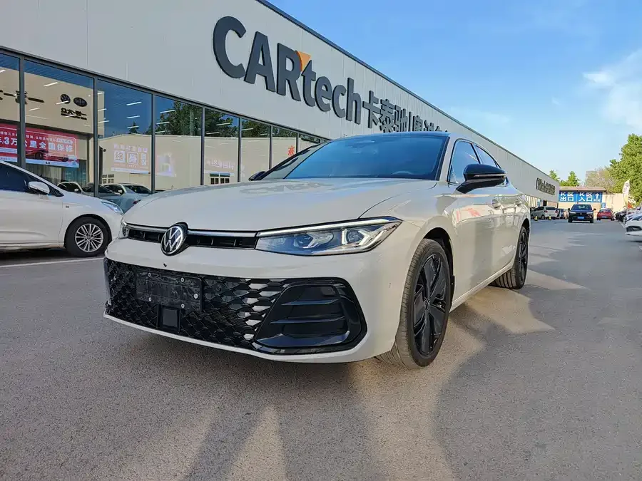 Volkswagen Passat 2024