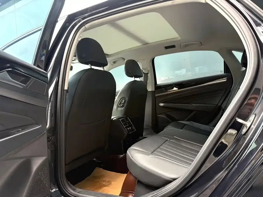 Volkswagen Passat Passat 2023 330TSI Elite Edition 2023 — миниатюра 5