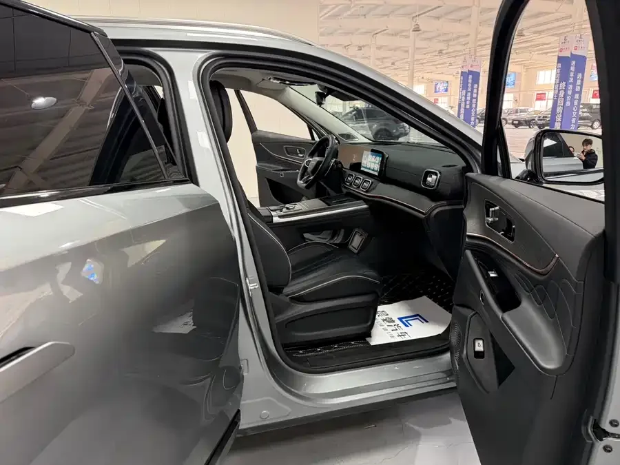 Chery Tiggo 9 Tiggo 9 2023 2.0T dual-clutch 2WD premium version 5 seats 2023 — миниатюра 4