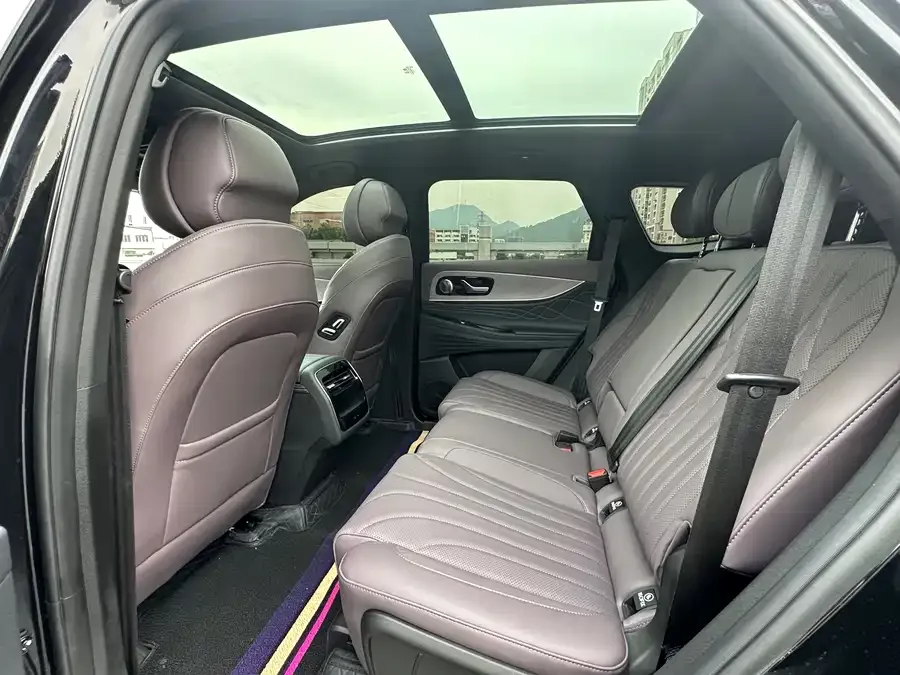 Chery Tiggo 9 Tiggo 9 2025 2.0T dual-clutch 2WD Luxury Edition 5 seats 2026 — миниатюра 3