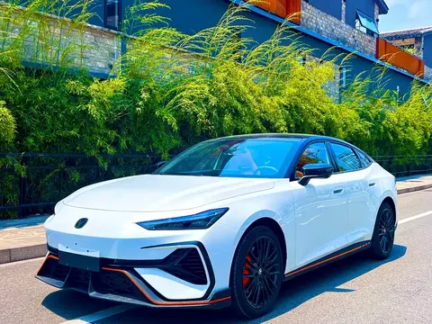 Changan UNI-V 2026 купить в Москве