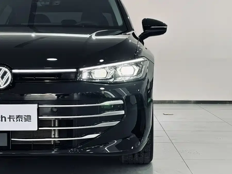 Volkswagen Passat 2026 Passat Pro 380TSI Dragon Edition 2025 — миниатюра 3