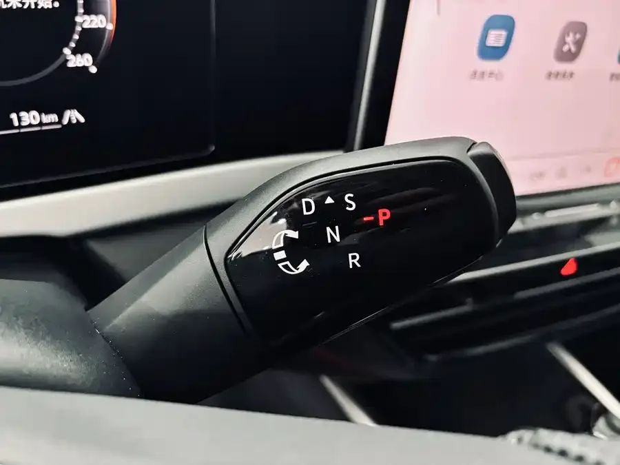 Volkswagen Passat 2026 Passat Pro 380TSI Dragon Edition 2025 — миниатюра 5