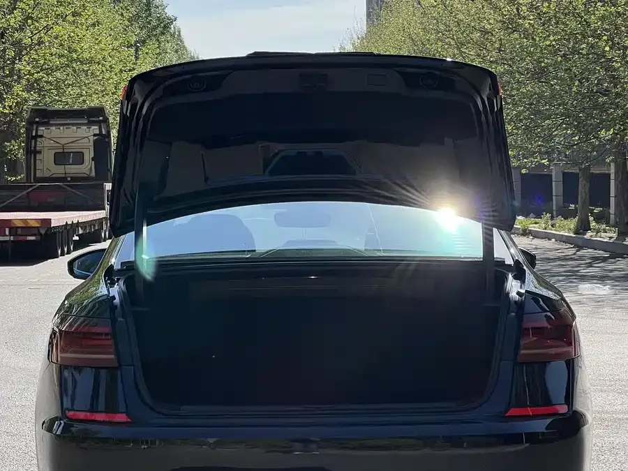 Volkswagen Passat Passat 2022 330TSI Starry Sky Deluxe Edition 2022 — миниатюра 2