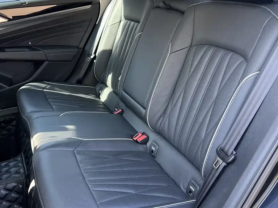 Volkswagen Passat Passat 2022 330TSI Starry Sky Deluxe Edition 2022 — миниатюра 4