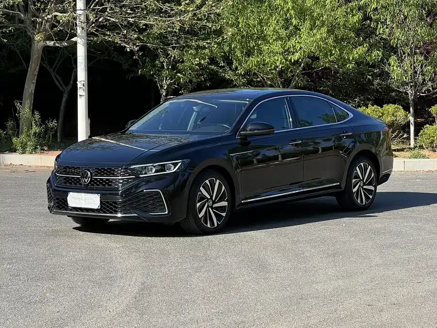Volkswagen Passat Passat 2022 330TSI Starry Sky Deluxe Edition 2022 — фото 1, купить с доставкой в Москву