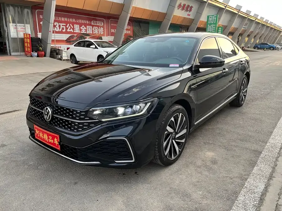 Volkswagen Passat Passat 2022 330TSI Starry Sky Deluxe Edition 2022 — фото 1, купить с доставкой в Москву