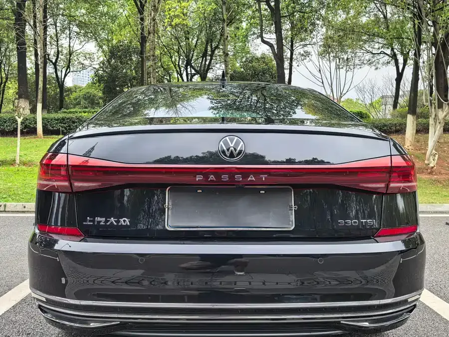 Volkswagen Passat Passat 2023 330TSI Deluxe Edition 2023 — миниатюра 2