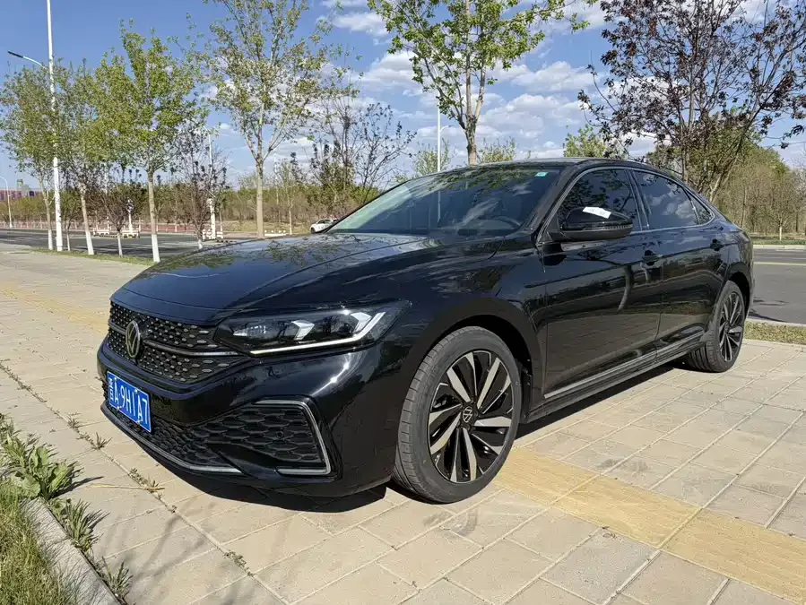 Volkswagen Passat 2023