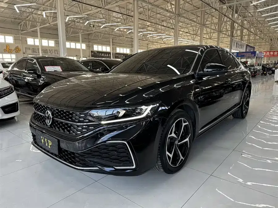 Volkswagen Passat 2024