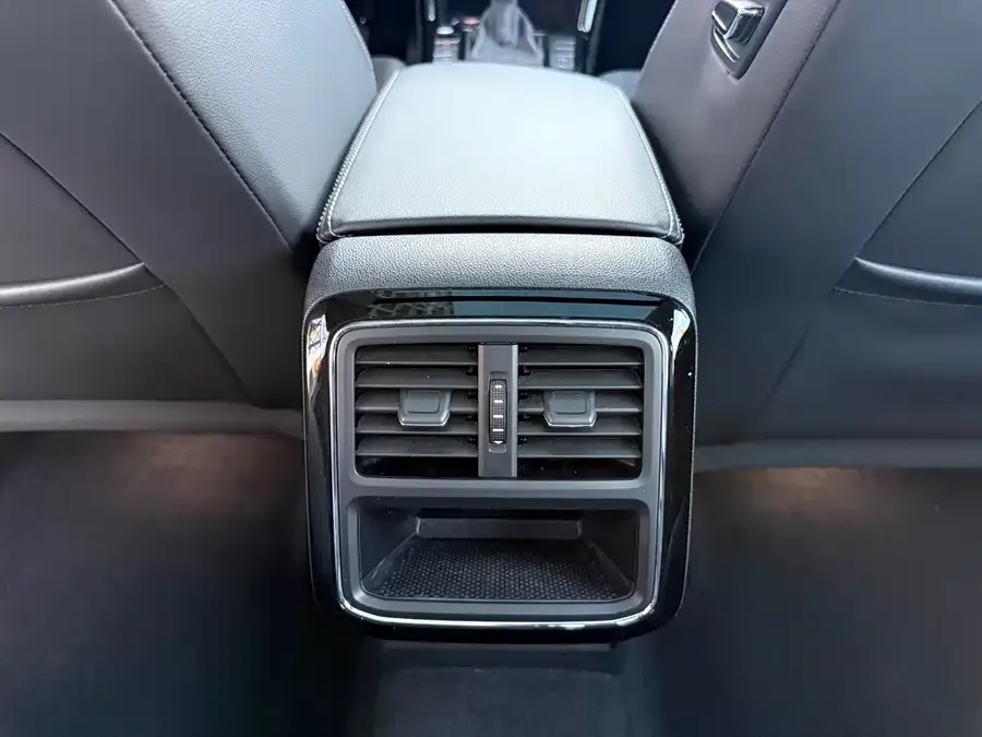Volkswagen Passat Passat 2022 330TSI Starry Sky Deluxe Edition 2022 — миниатюра 3